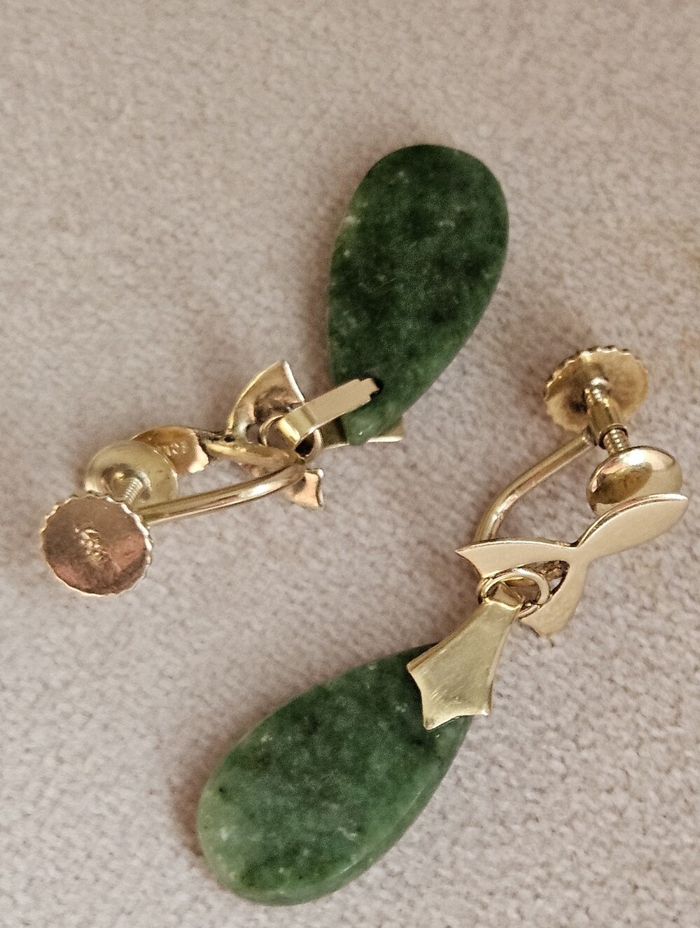 14k Yellow Gold Chrysoprise Vintage Dangling Clip Earrings